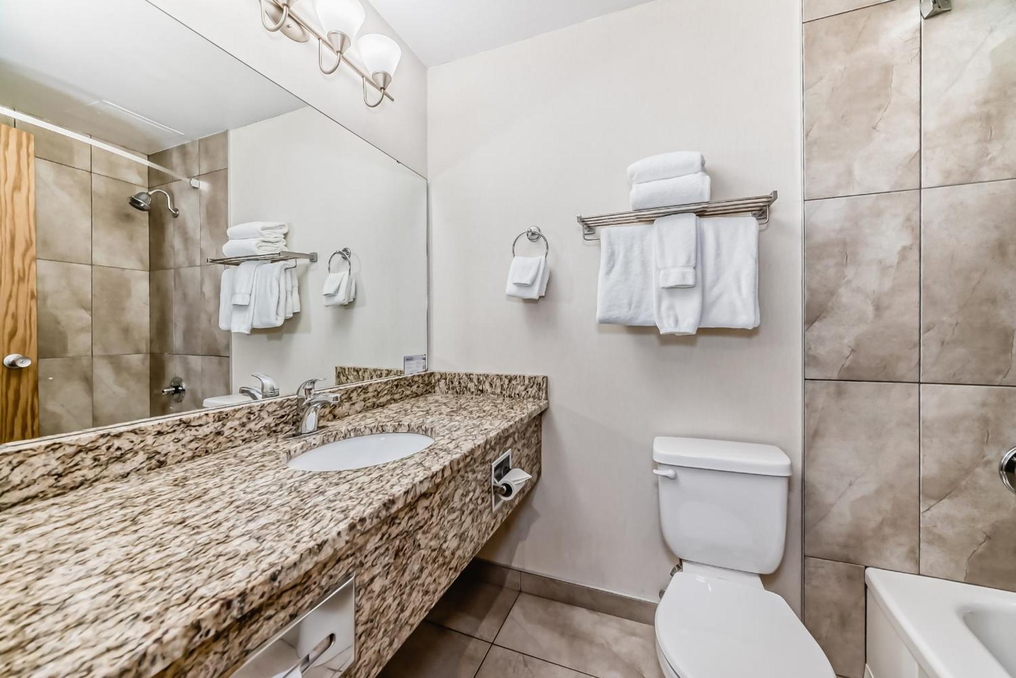 Invermere Inn & Suites المظهر الخارجي الصورة