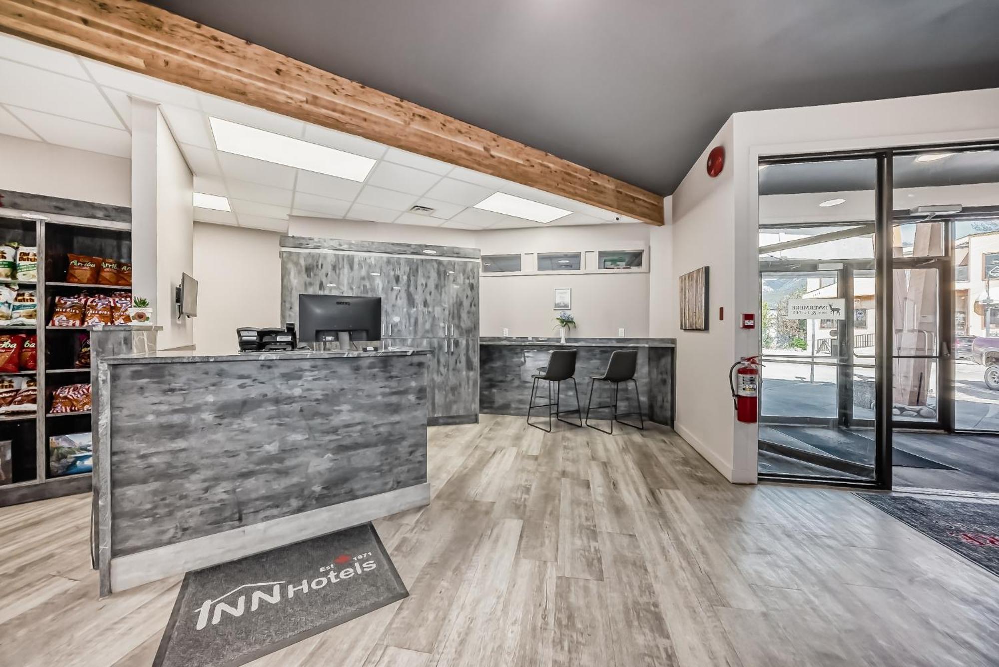 Invermere Inn & Suites المظهر الخارجي الصورة